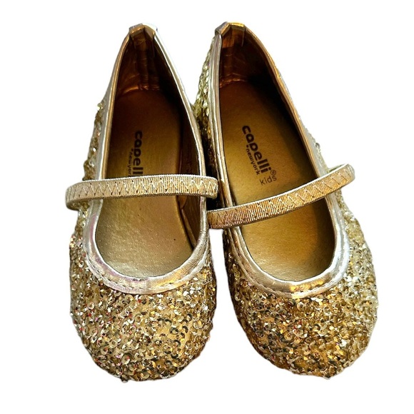 Bundle of 3 pairs of little baby or toddler shoes and paw patrol slippers - Picture 2 of 5